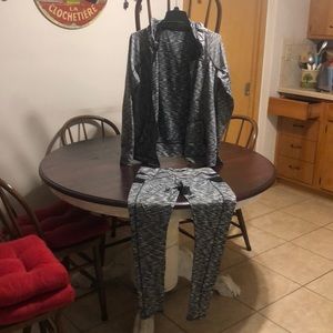 Zip up pocketed jacket with matching leggings